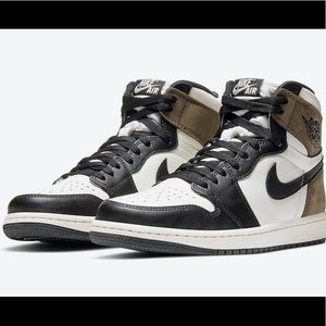 Air Jordan 1 RETRO HIGH OG 'DARK MOCHA'
